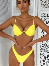 V merevítős tanga bikini